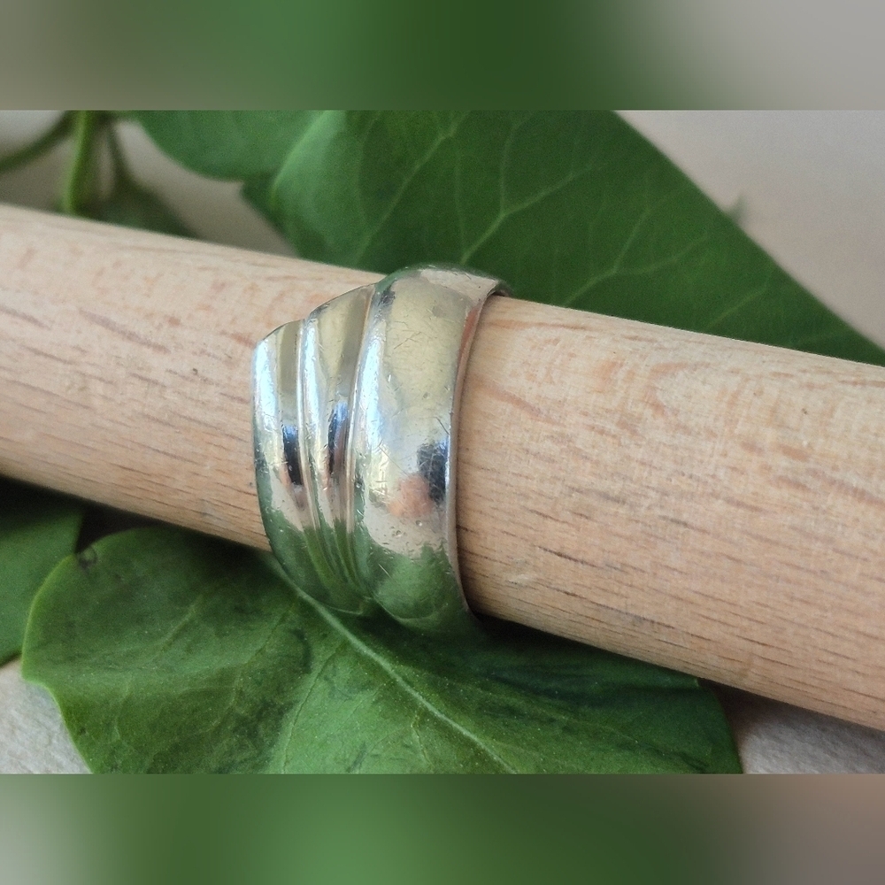 925 Sterling Silver Women's Ring Size 6.75